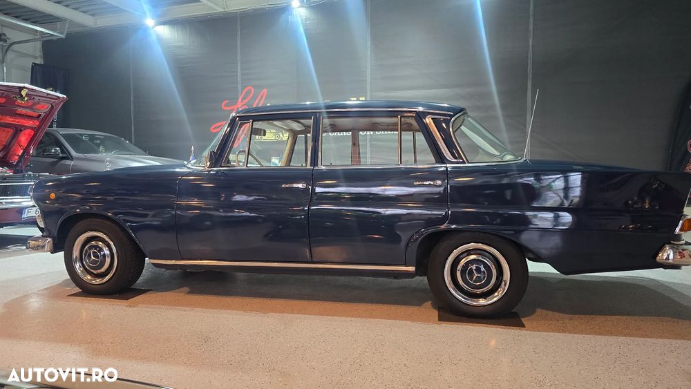 Mercedes-Benz W110/W111 - 2