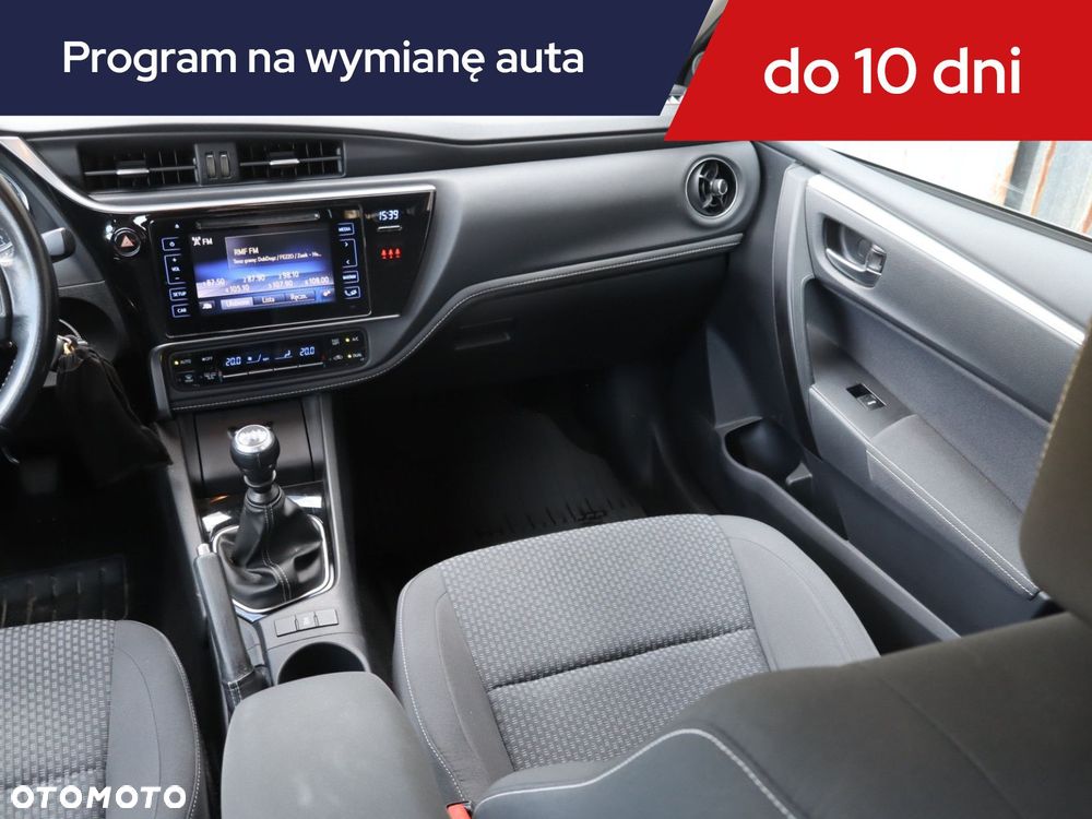 Toyota Corolla - 10