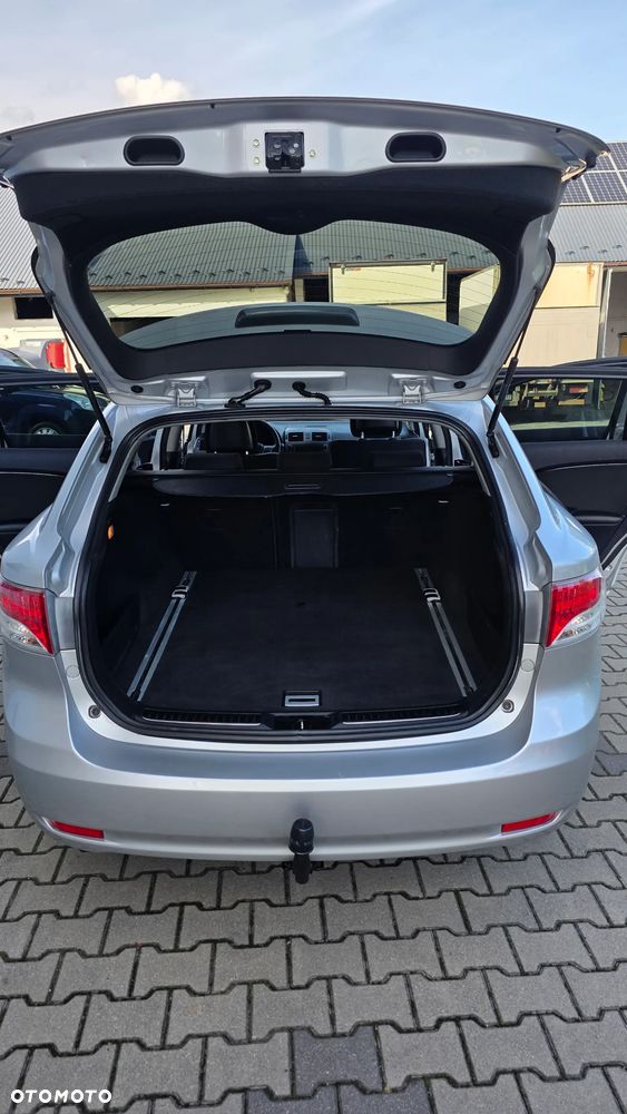 Toyota Avensis 2.0 Executive - 22