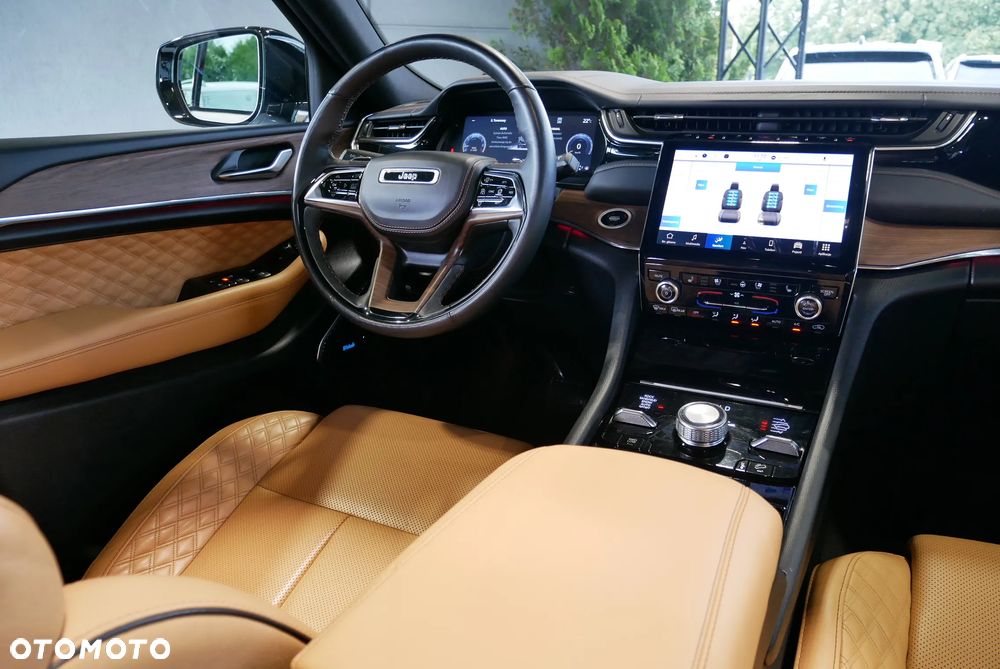 Jeep Grand Cherokee - 19