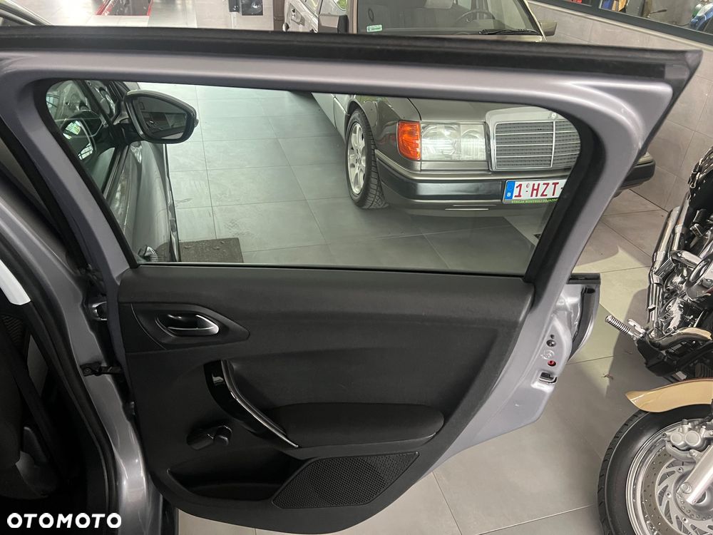 Peugeot 2008 PureTech 82 Allure - 24