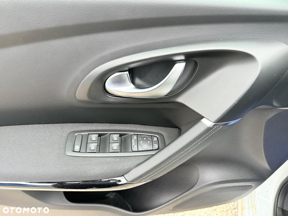 Renault Kadjar BLUE dCi 115 EDC INTENS - 17