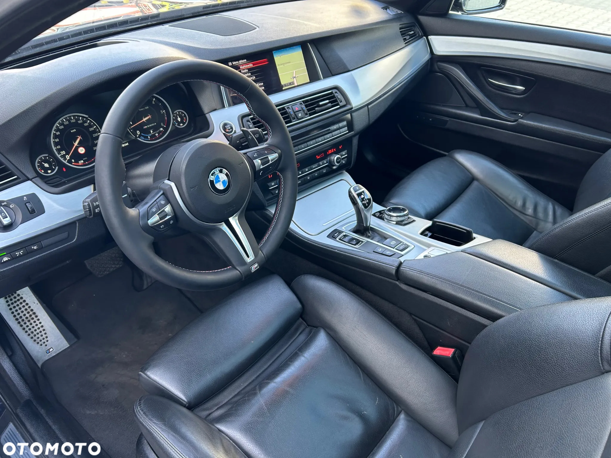 BMW Seria 5 M550d xDrive Touring Sport-Aut - 8