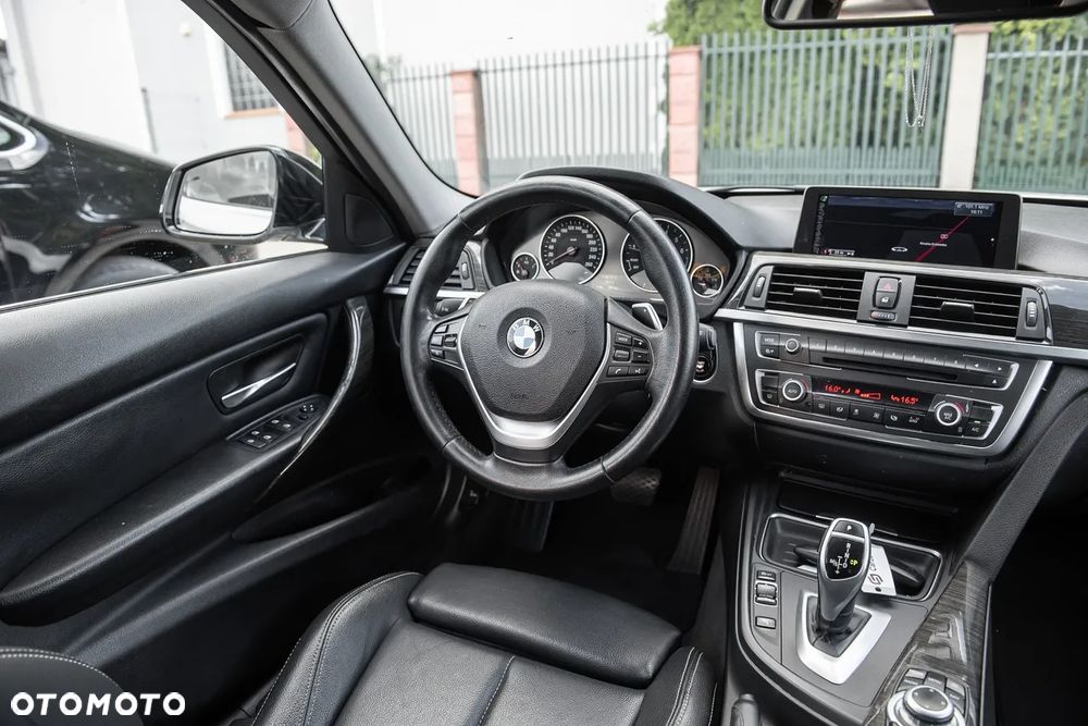 BMW Seria 3 328i xDrive Sport-Aut Sport Line - 27