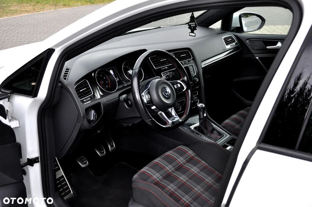 Volkswagen Golf 2.0 TSI BMT GTI - 30