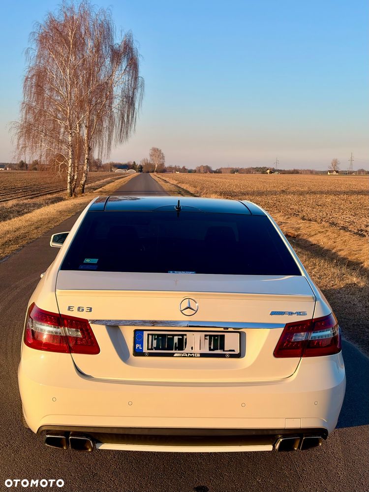 Mercedes-Benz Klasa E 63 AMG - 23