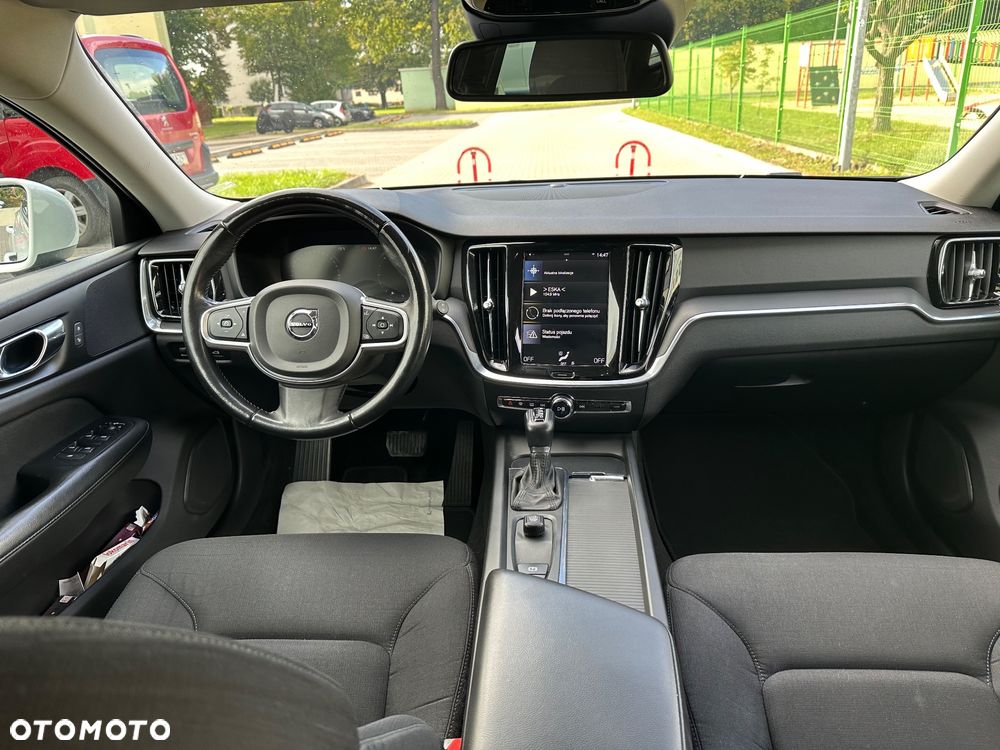 Volvo V60 D3 Momentum - 24