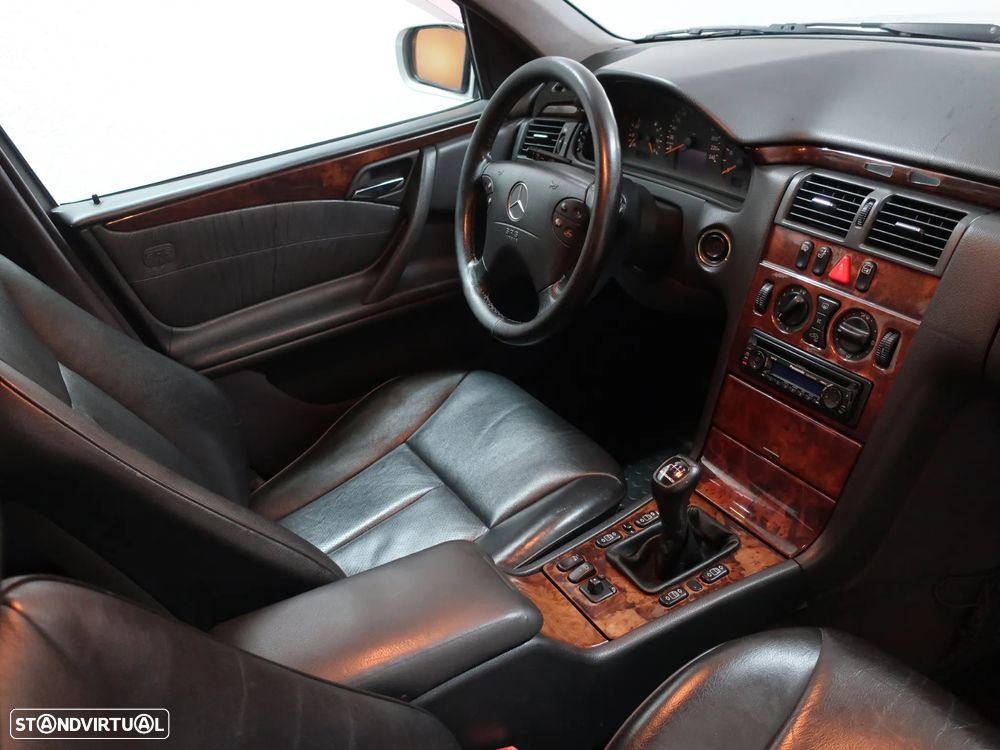 Mercedes-Benz E 220 CDI Elegance - 19