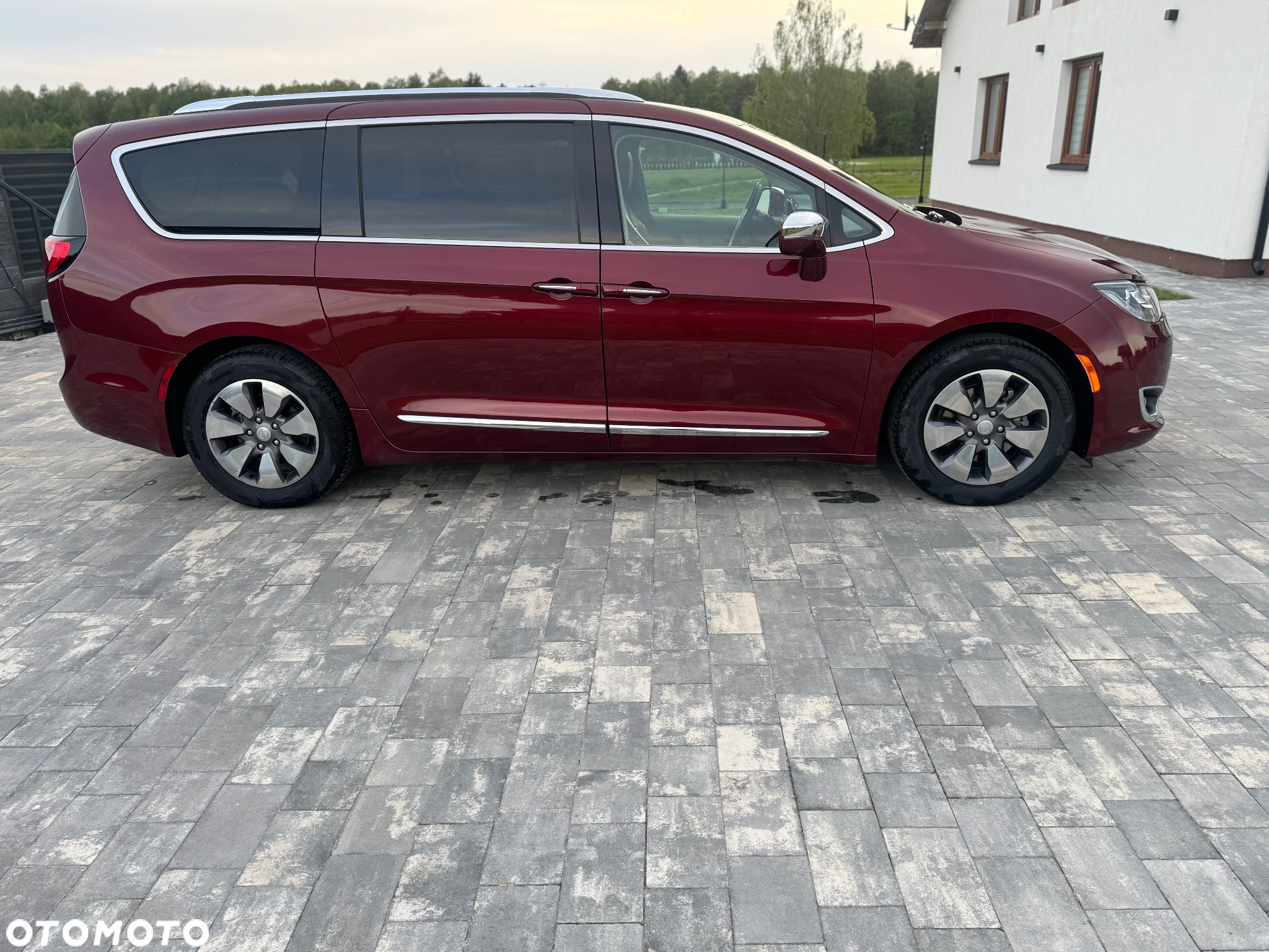 Chrysler Pacifica - 3
