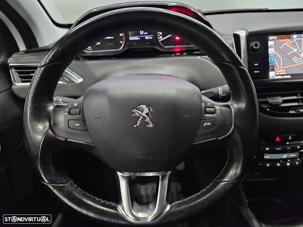 Peugeot 208 1.2 PureTech Allure - 8