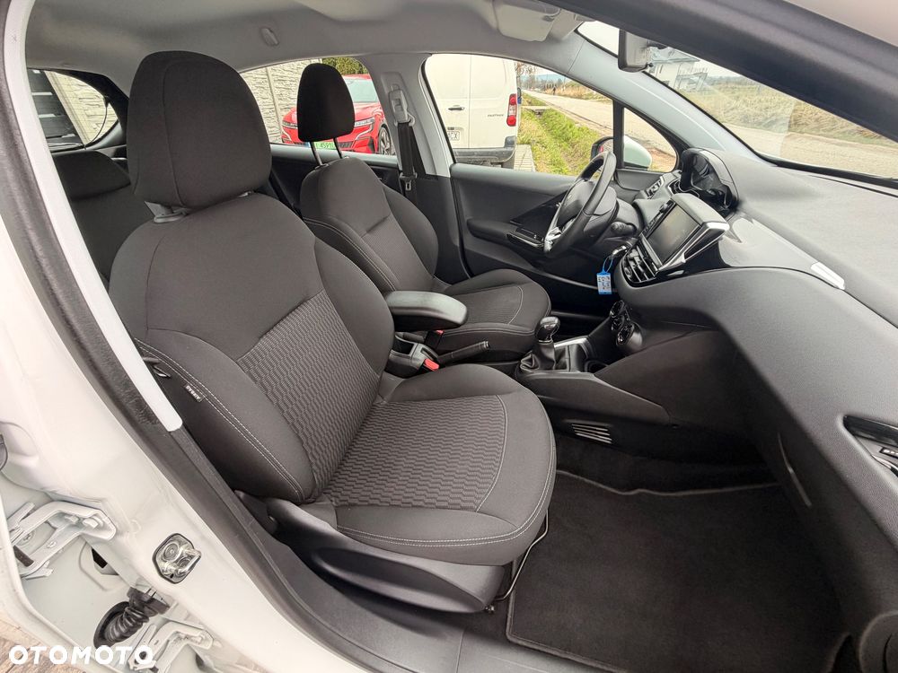 Peugeot 208 1.2 PureTech Active - 6