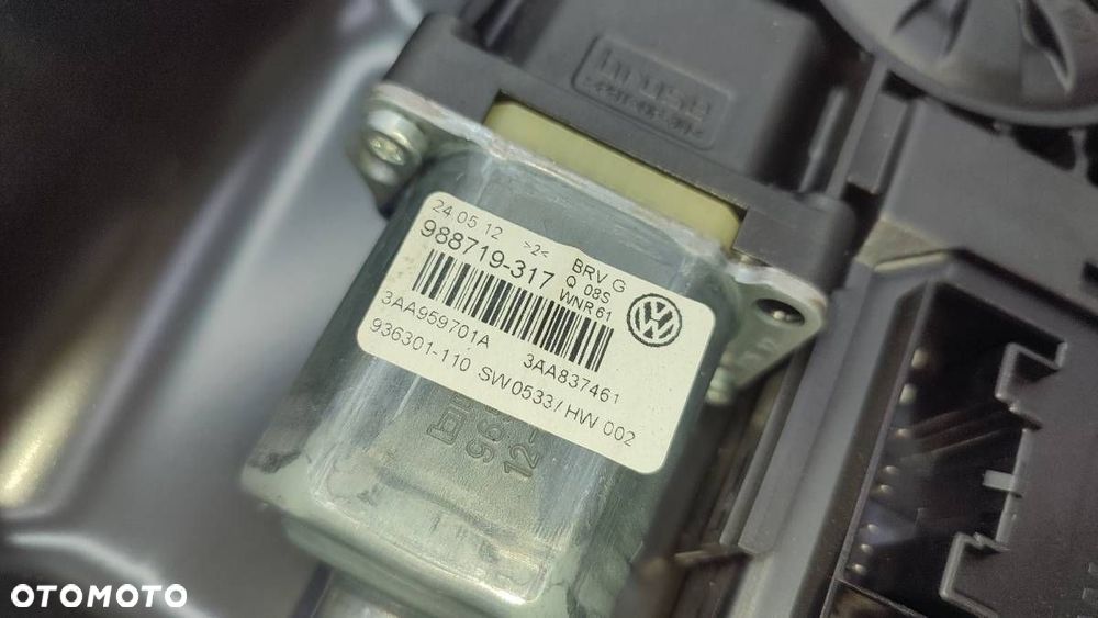 PODNOŚNIK SILNICZEK SZYBY PRZÓD LEWY 3C0959793C VW PASSAT B7 EUROPA - 2