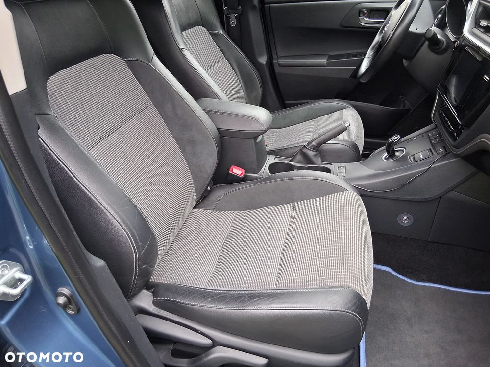 Toyota Auris 1.8 HSD Prestige NAVI - 26