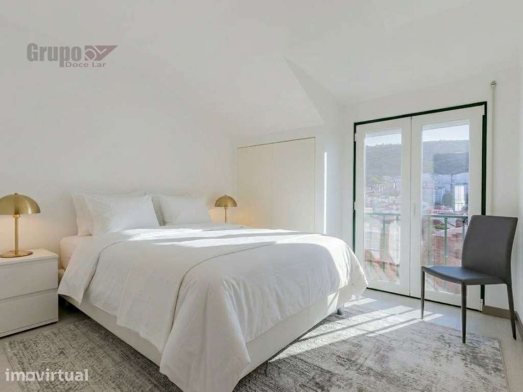 T2 Duplex Exclusivo a 150m da Praia com Vista Mar - Sesimbra - Grande imagem: 4/33