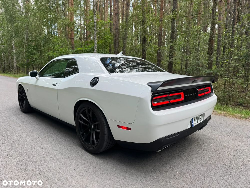 Dodge Challenger - 3