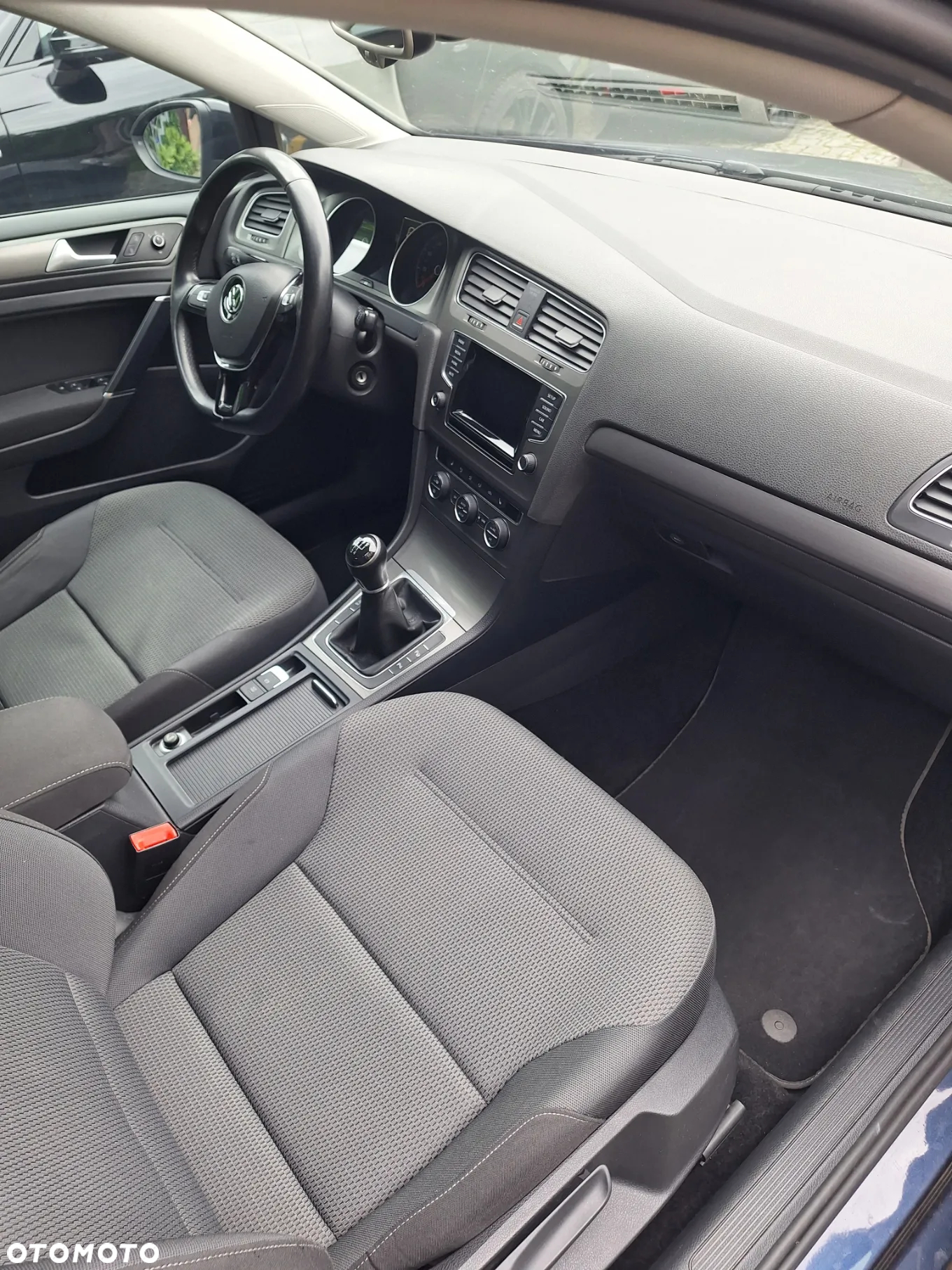Volkswagen Golf - 25