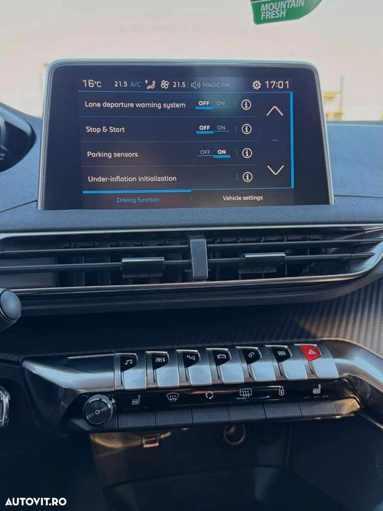 Peugeot 3008 1.6 BlueHDI S&S Allure - 21