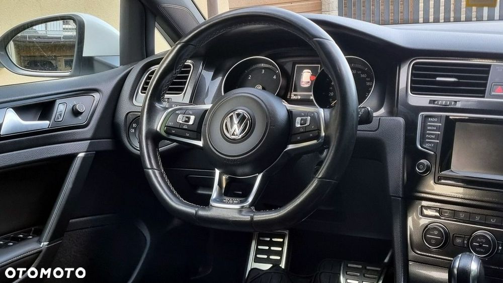 Volkswagen Golf - 17