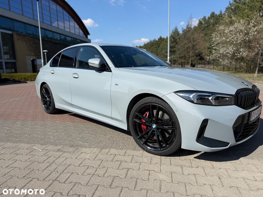 BMW Seria 3 330i M Sport - 9