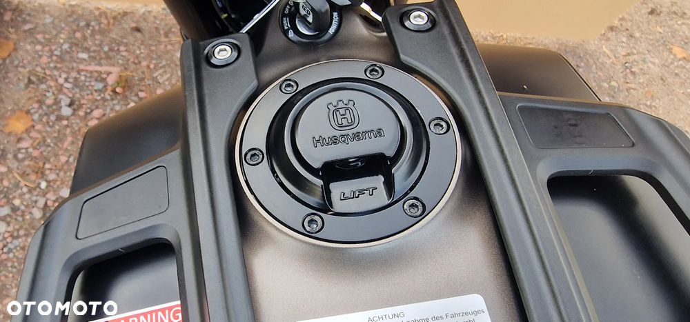 Husqvarna Svartpilen - 17