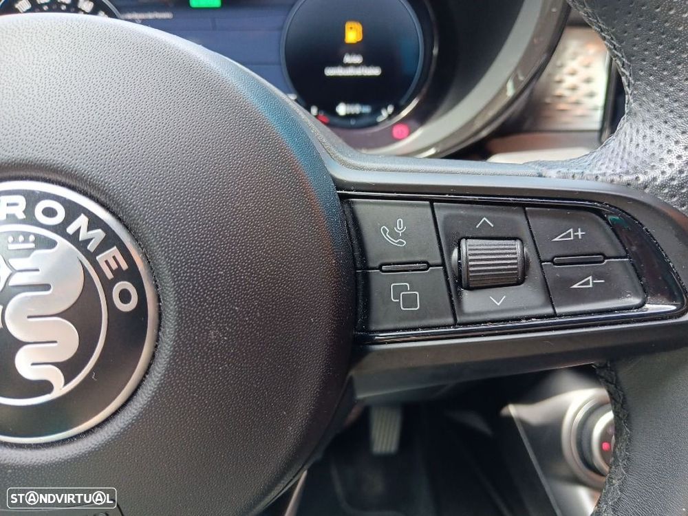 Alfa Romeo Tonale 1.3 Plug-In Hybrid Sprint e-AWD — fotografia 17