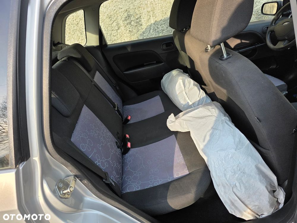 Ford Fiesta 1.3 - 13