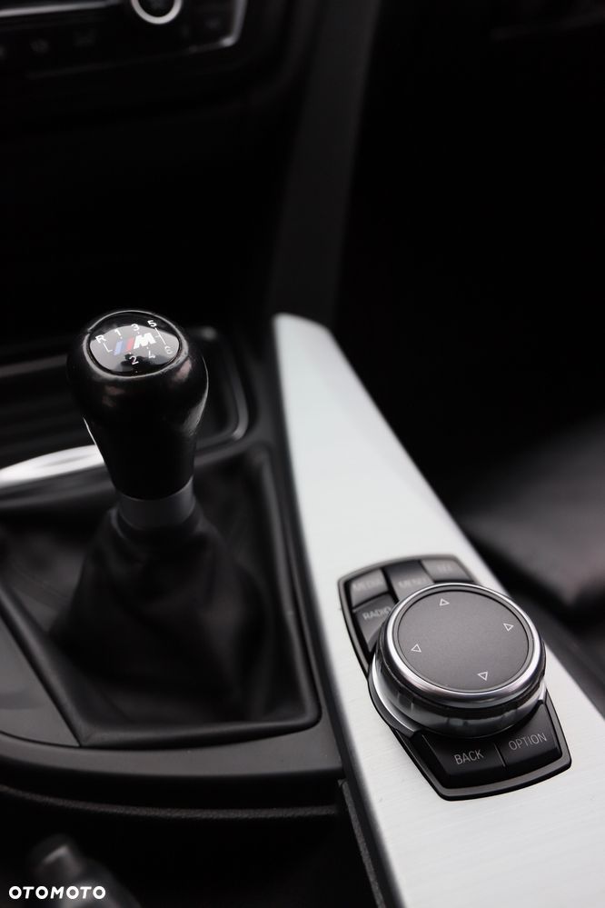 BMW Seria 3 320d Efficient Dynamics Sport Line - 6