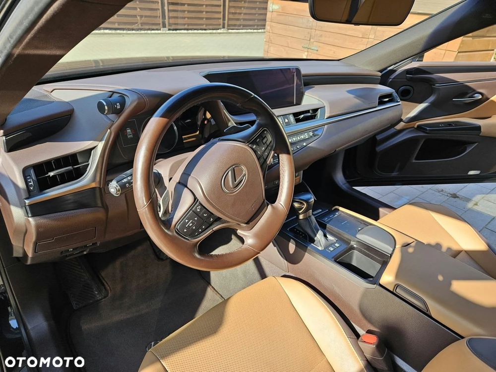 Lexus ES - 22