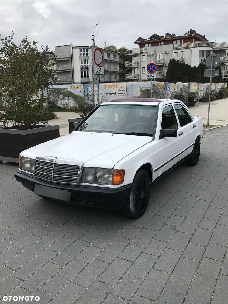 Mercedes-Benz W201 (190) - 1