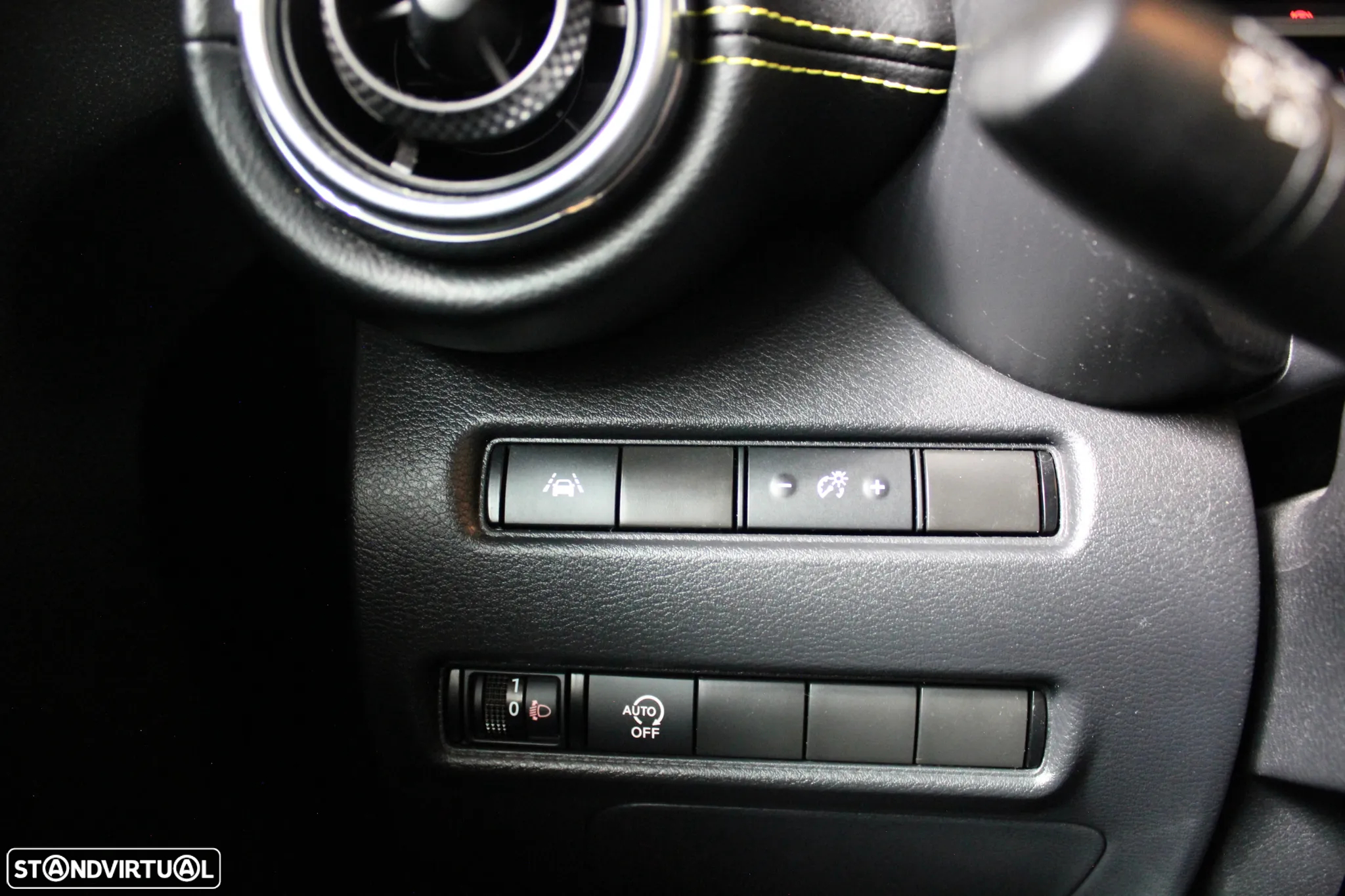 Nissan Juke 1.0 DIG-T Kiiro - 21
