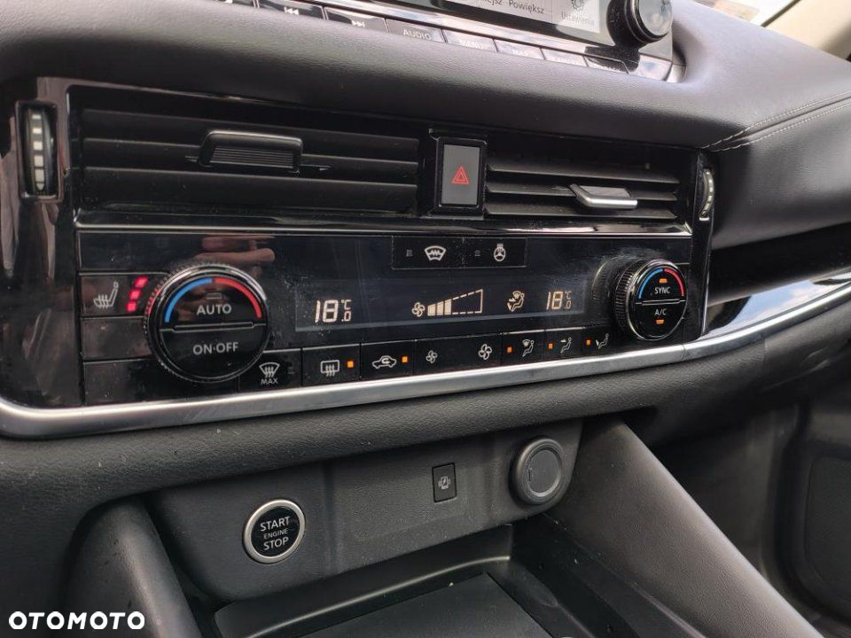 Nissan Qashqai 1.3 DIG-T N-Connecta DCT - 21
