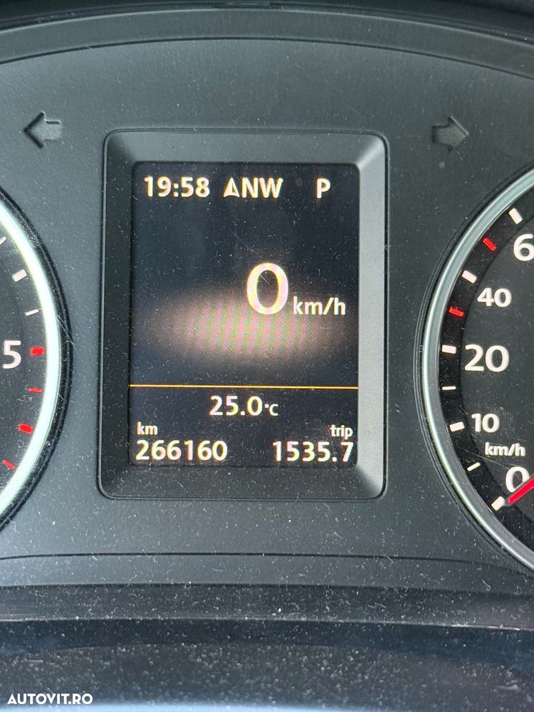 Volkswagen Tiguan 2.0 TDI 4Motion DSG Sport & Style - 6