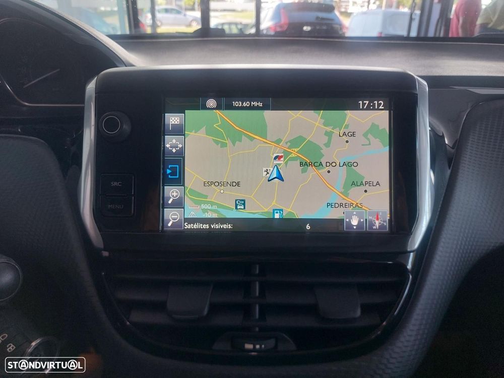 Peugeot 2008 1.2 PureTech Allure - 7