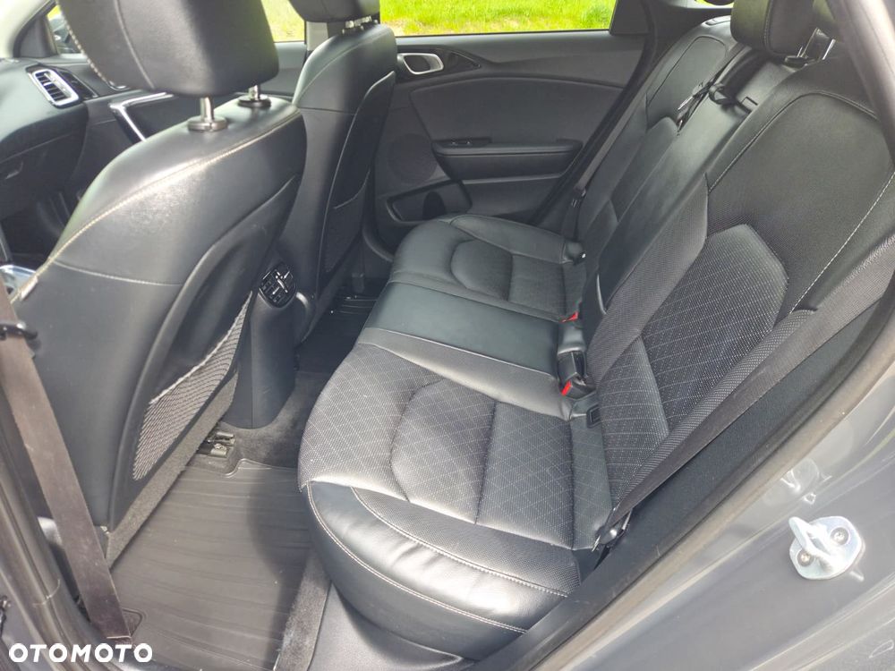 Kia Ceed 1.6 CRDi DCT Platinum Edition - 22