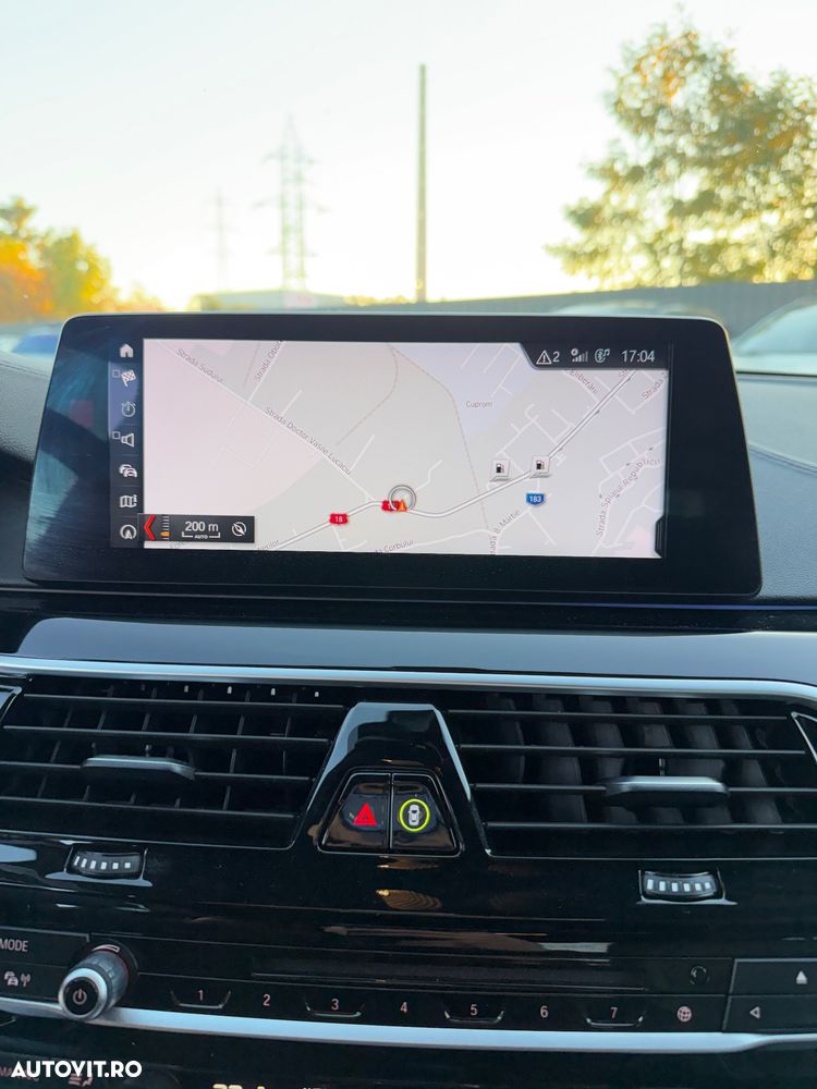 BMW Seria 5 520d xDrive AT - 13