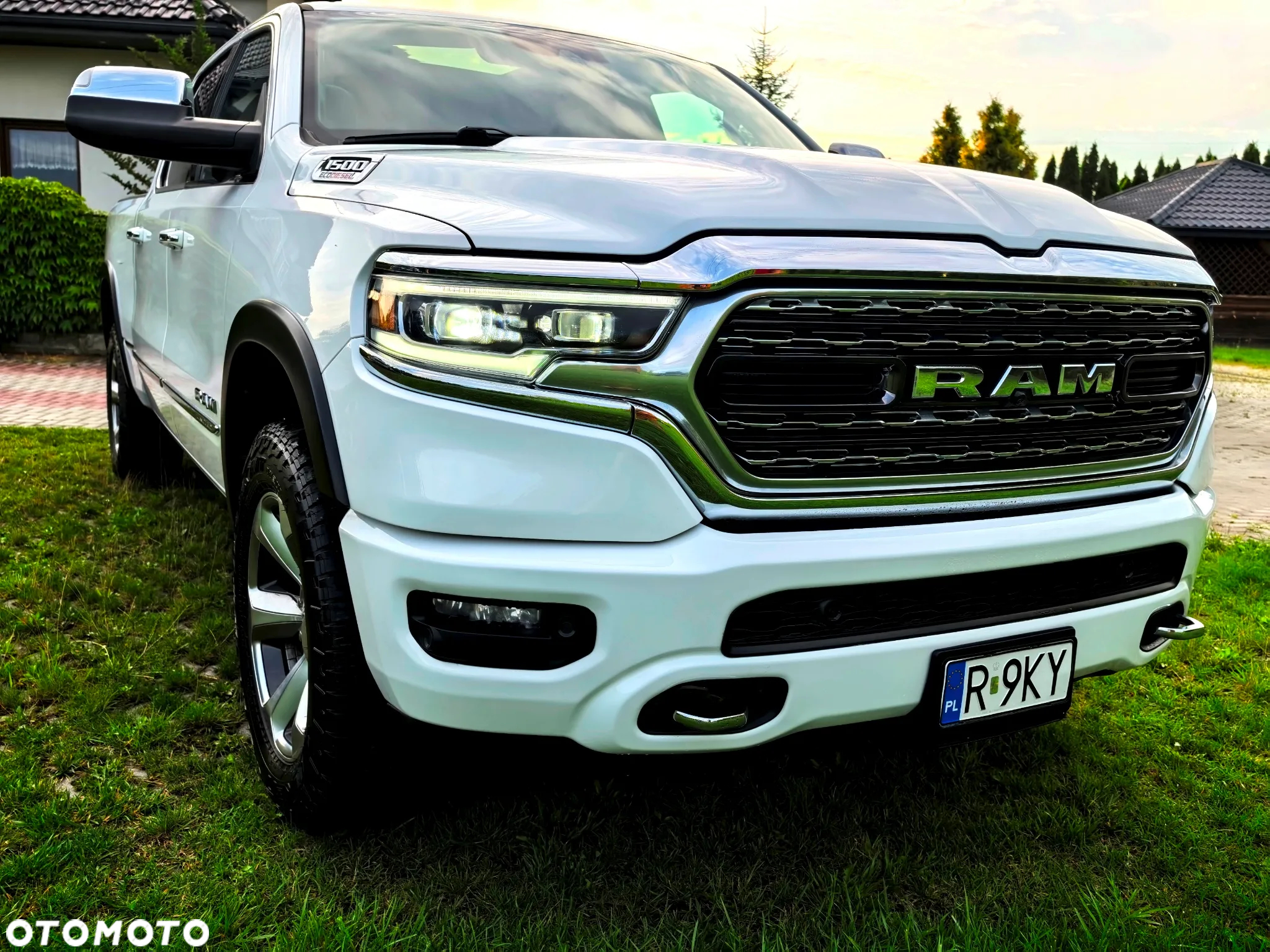 Dodge RAM - 12