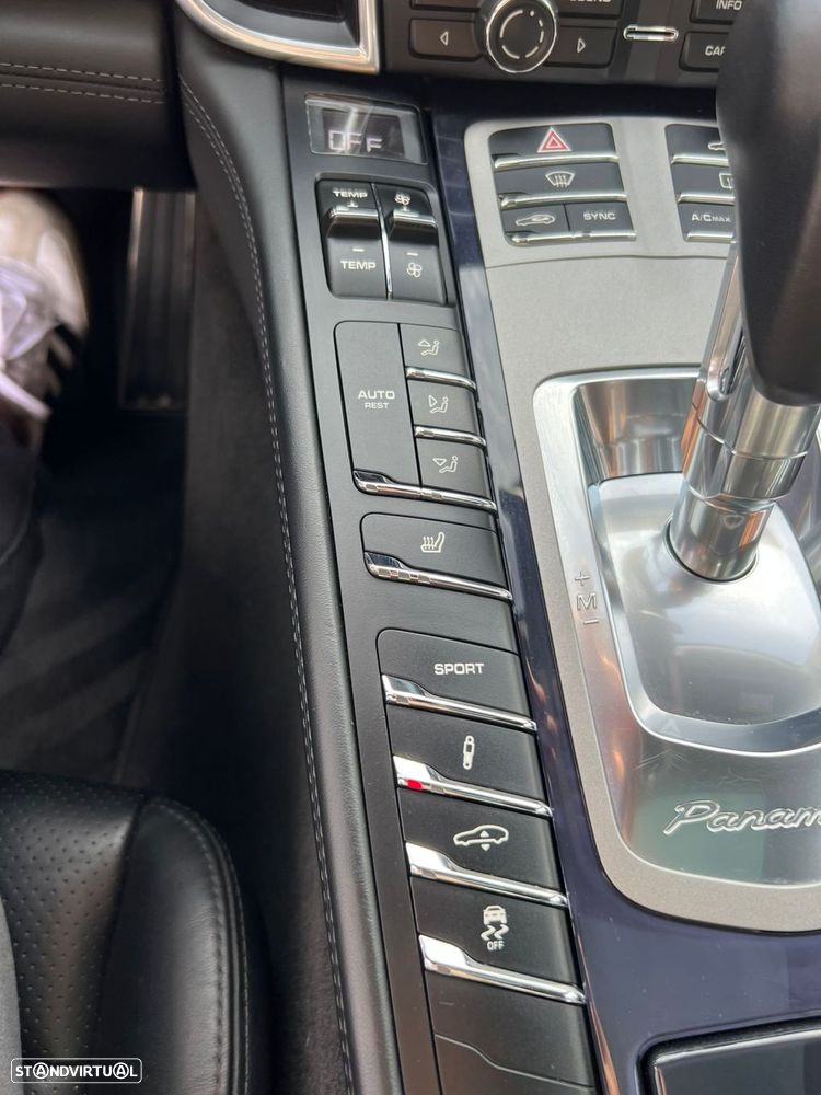 Porsche Panamera - 42