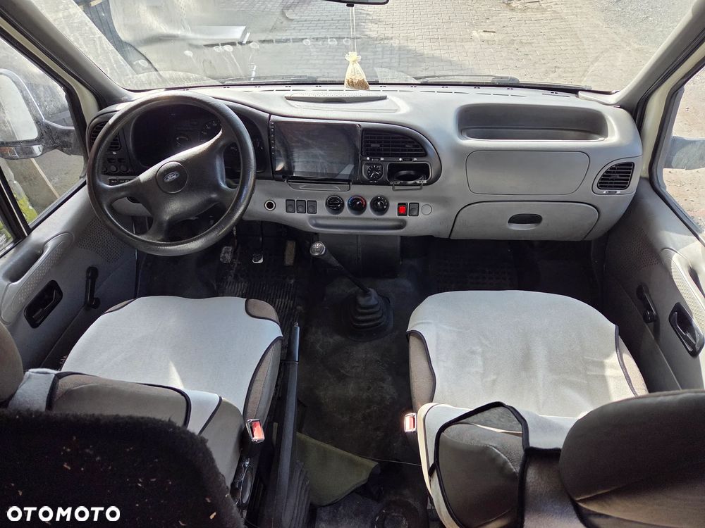 Ford Transit - 13