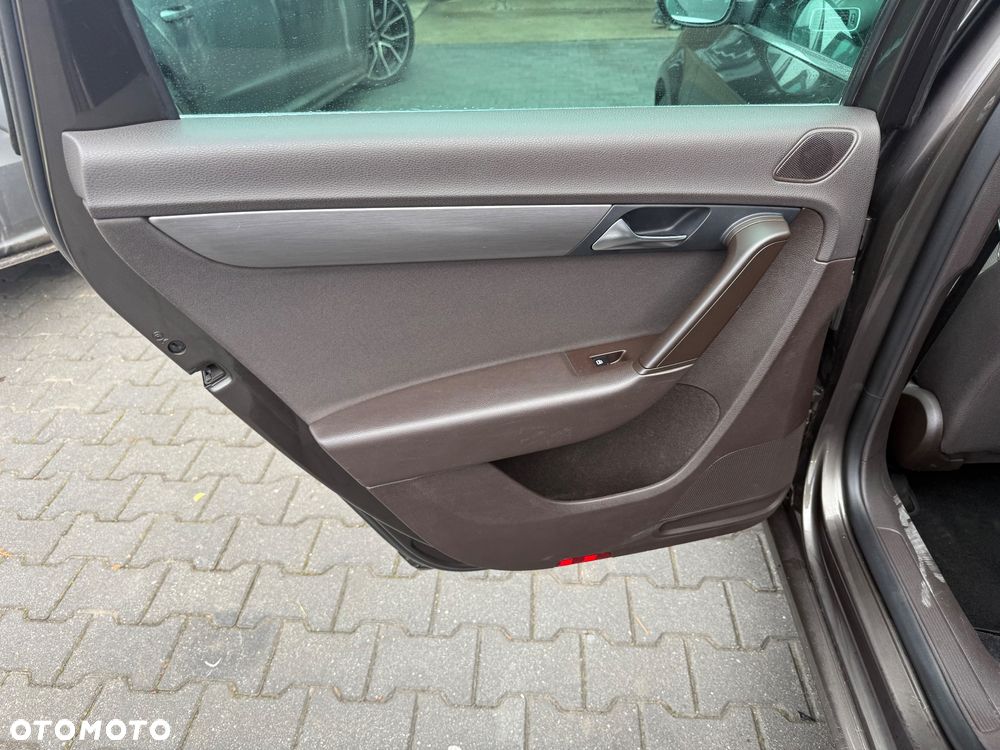 Volkswagen Passat 2.0 TDI Comfortline DSG - 12