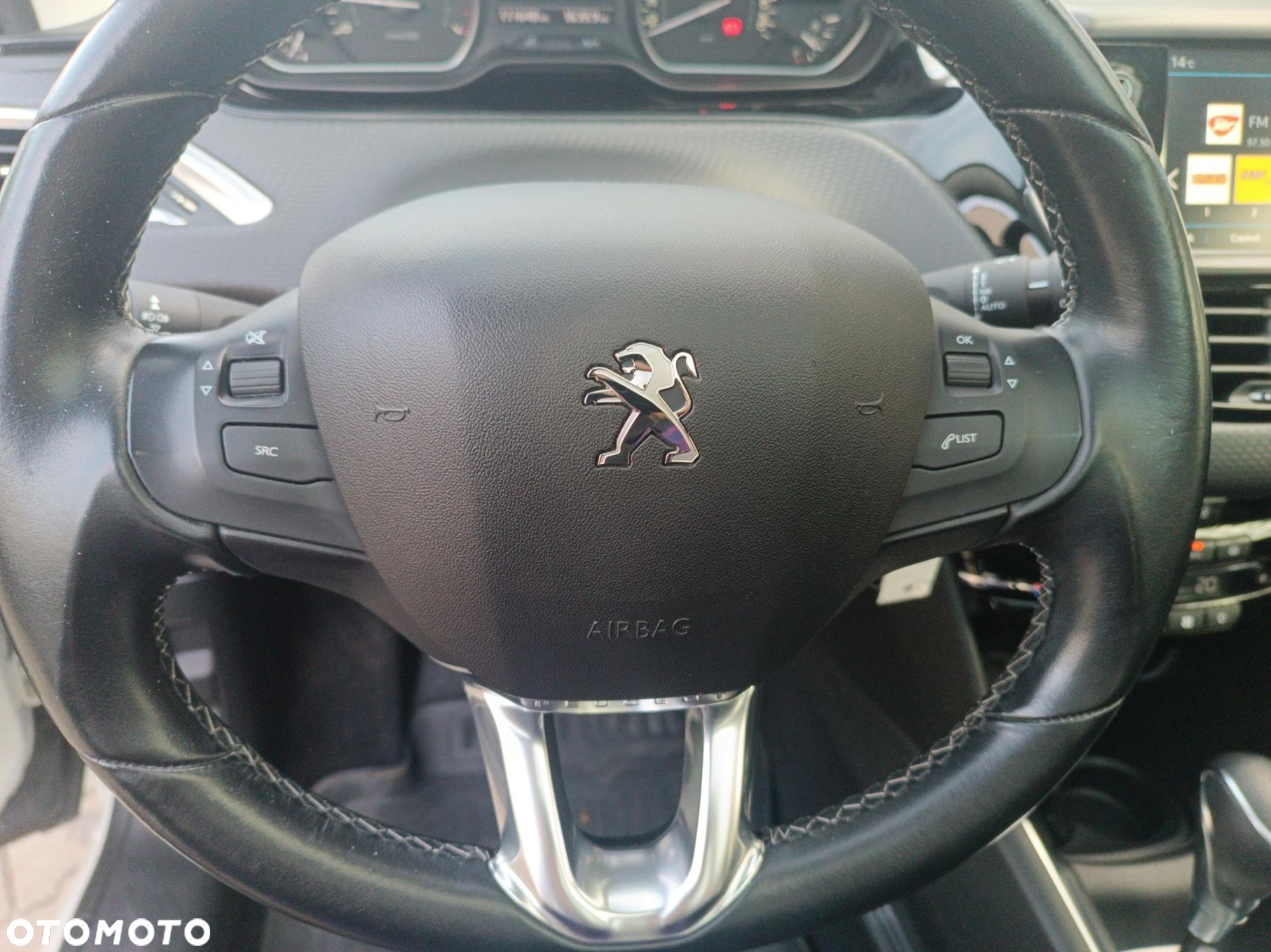 Peugeot 208 1.2 PureTech GPF Allure S&S EAT6 - 12