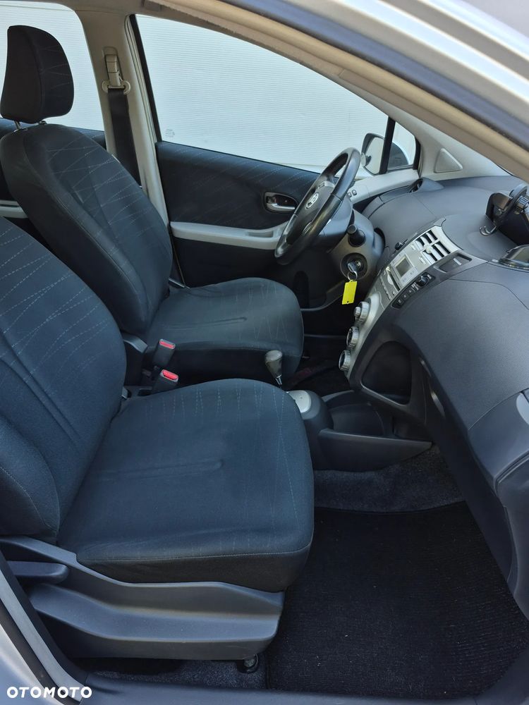 Toyota Yaris - 7