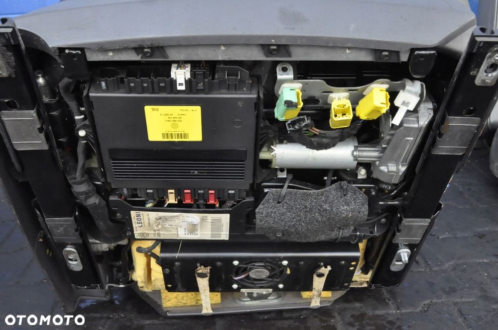VW PHAETON FOTELE KANAPA SKÓRA GRZANE SEDAN EUROPA - 16