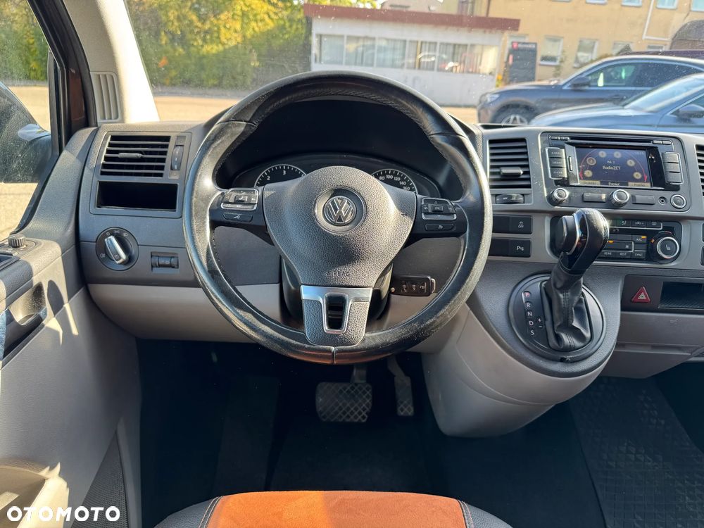 Volkswagen Caravelle - 10