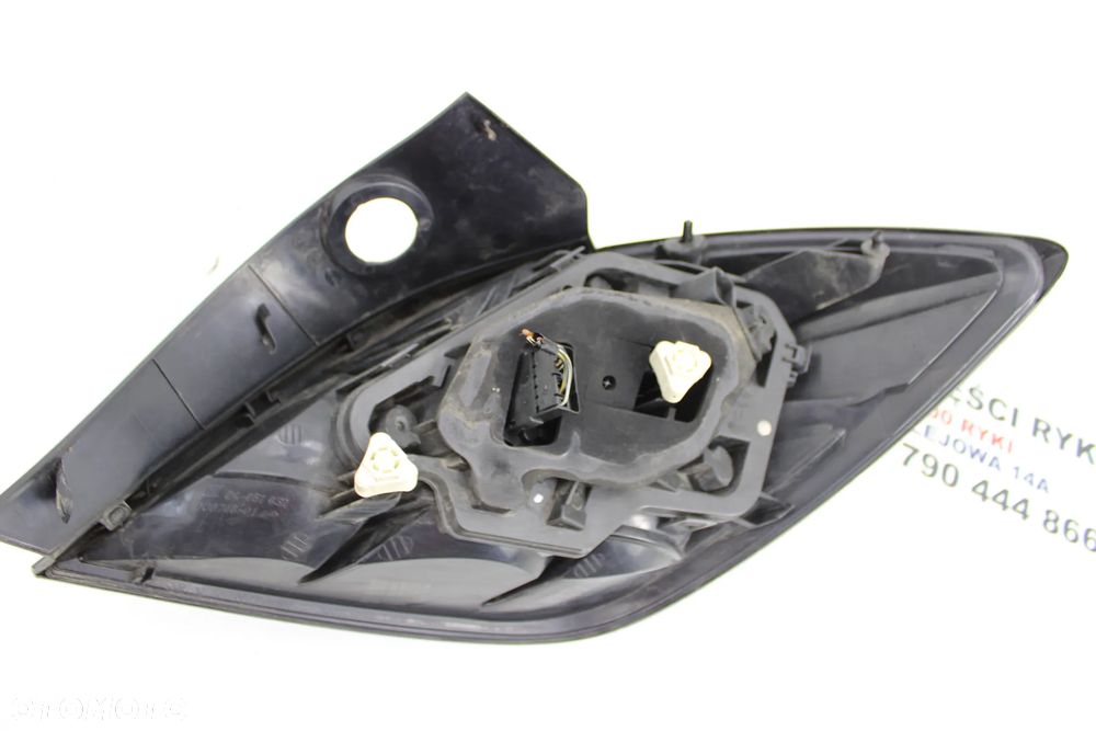 Opel Astra H GTC Lampa Tył Hella - 13