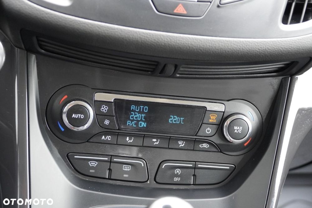 Ford Kuga 1.5 EcoBoost 2x4 Titanium - 18