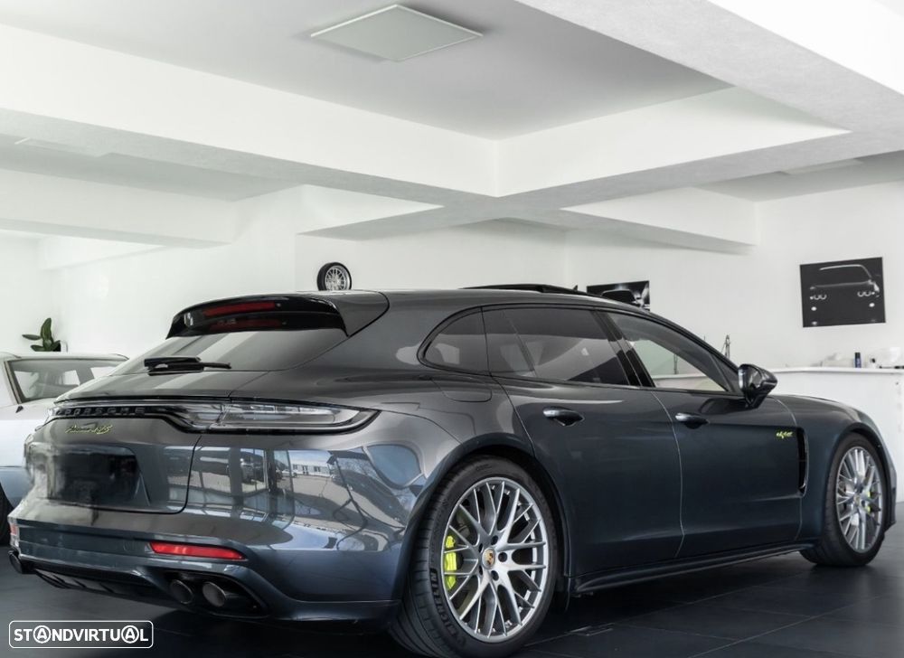 Porsche Panamera Sport Turismo 4S E-Hybrid - 3