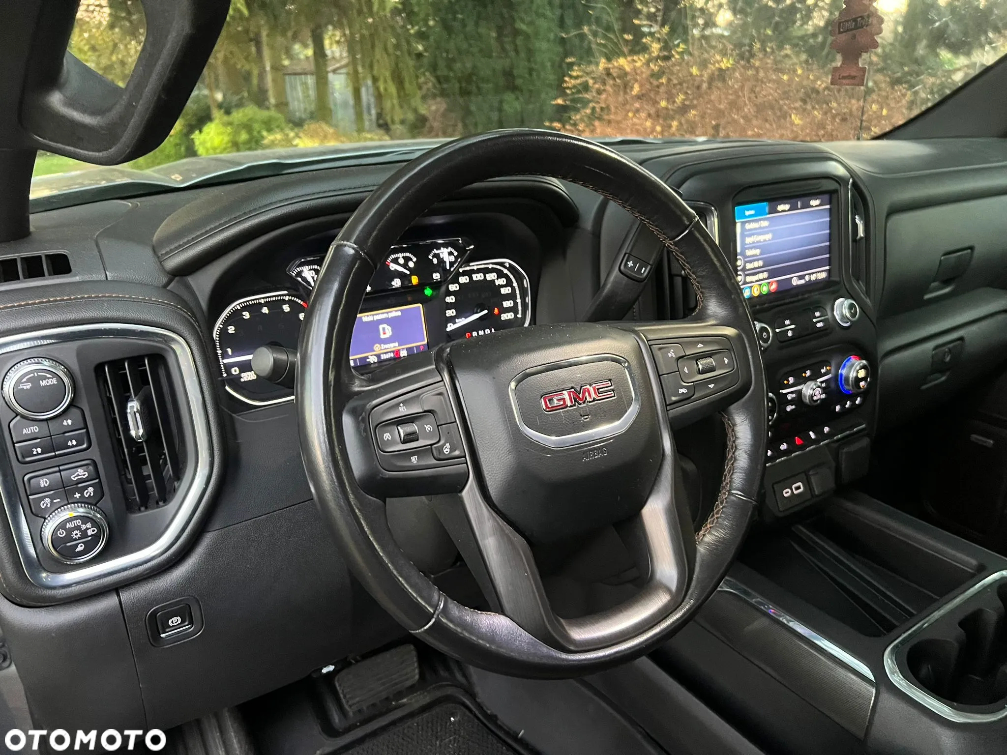GMC Sierra - 16