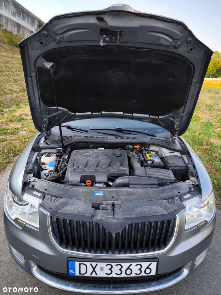 Skoda Superb 2.0 TDI Comfort DSG - 11