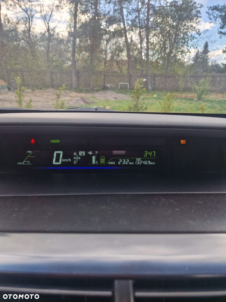 Toyota Prius+ (Hybrid) - 3