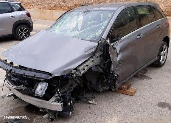 Peças Mercedes-Benz B180i (W246) 2013 - 3